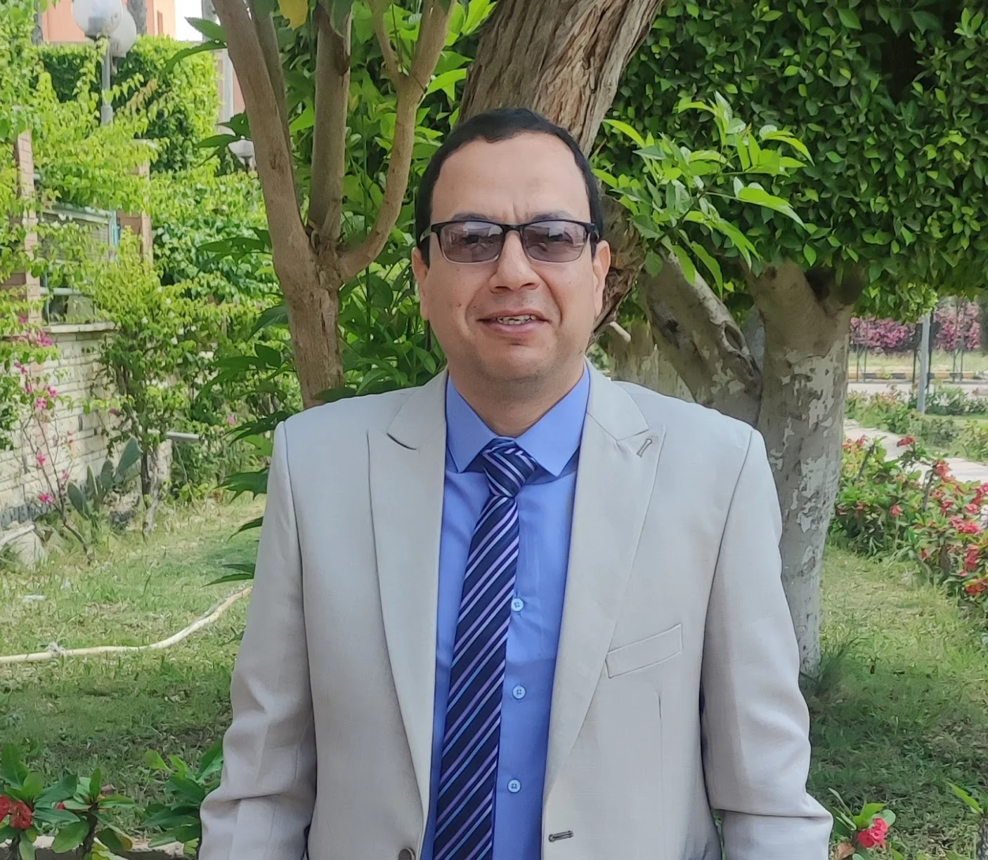 شعار وائل عبد المنعم